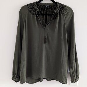 3/$30 Lucky Brand embroidery detail tunic